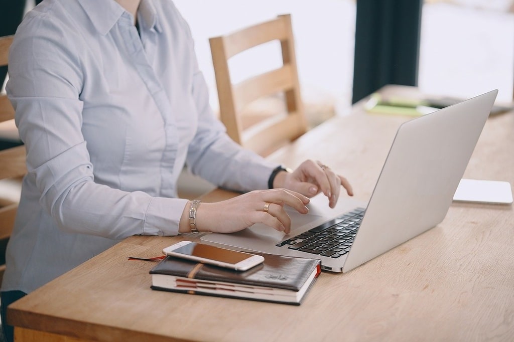 Comment le digital transforme les stratégies de recherche d’emploi